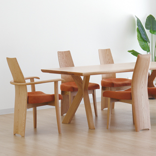 スポッとダイニングテーブル